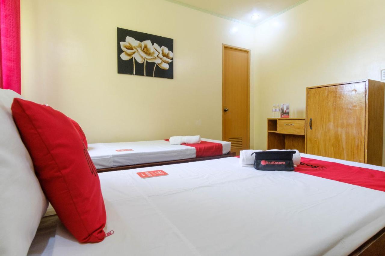 Reddoorz @ Poblacion 6 Coron Exterior photo
